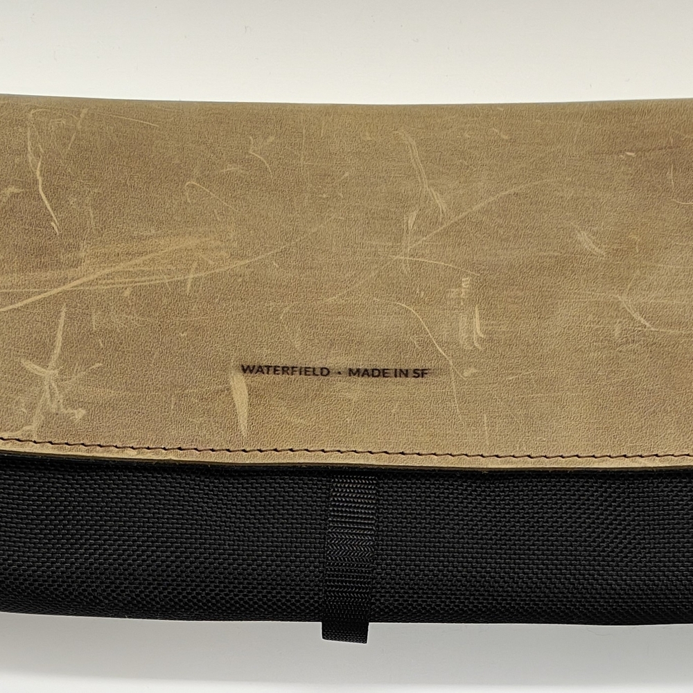 Waterfield Designs Nintendo Switch/OLED City Slicker Case Grizzly
